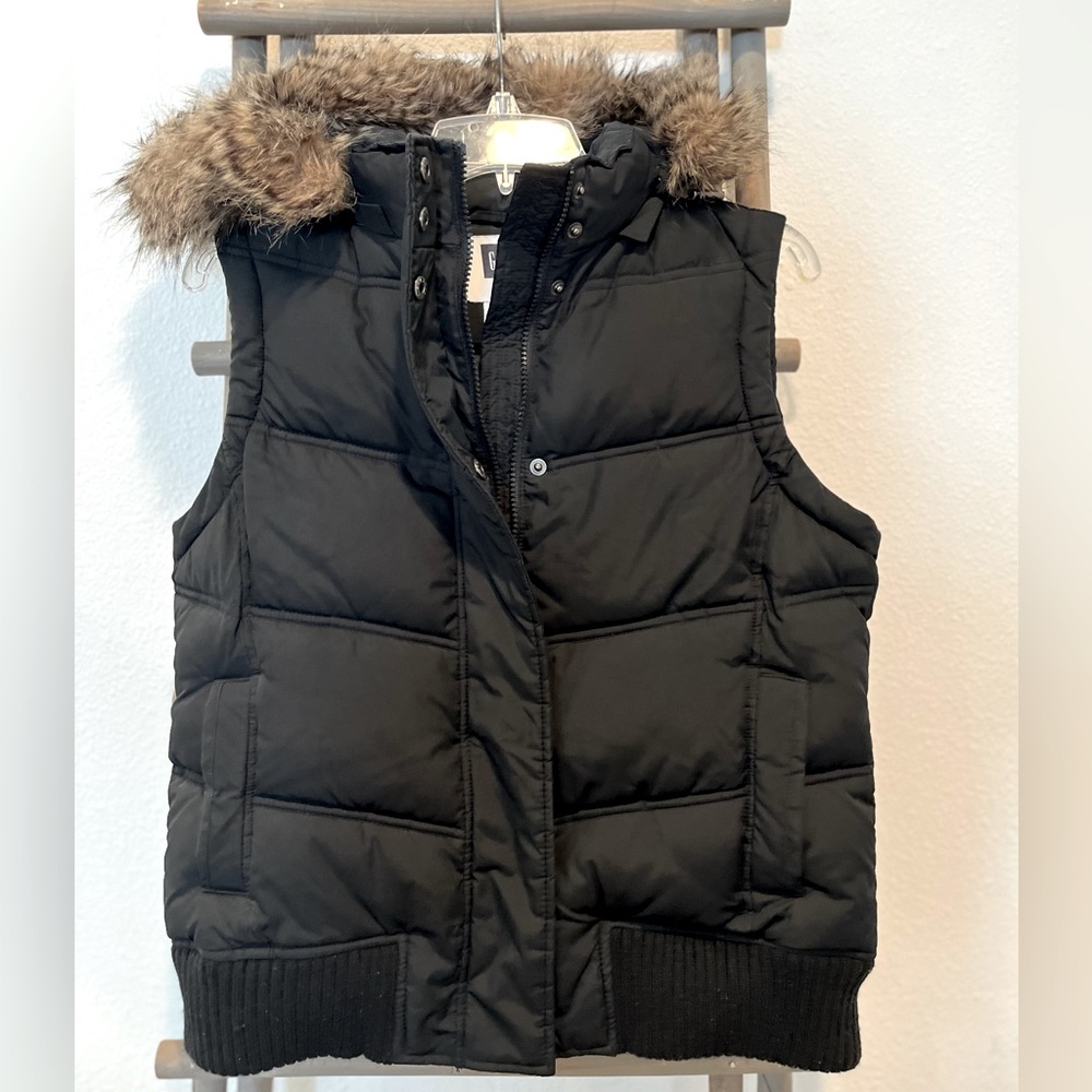 GAP Snow Bunny❄️ Black Puffer Warm Down Vest Zip, Button Close, Detachable Hood